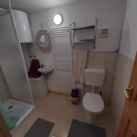 Nyugalom Sziget Vendeghaz *