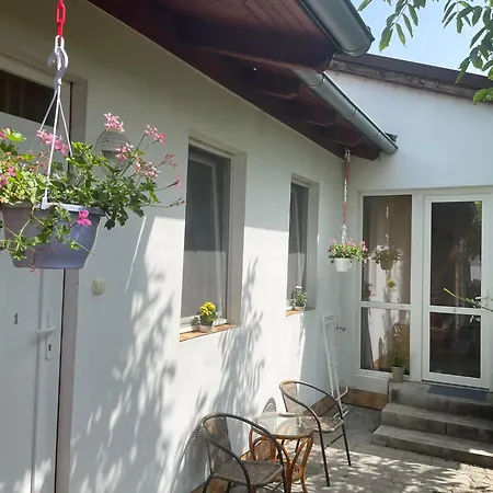 Nyugalom Sziget Vendeghaz Apartmán Siófok