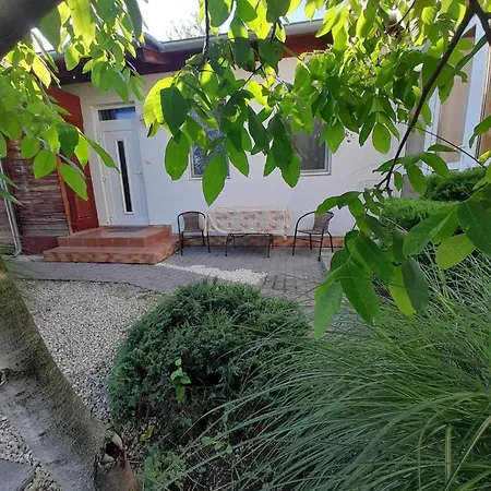 Nyugalom Sziget Vendeghaz Apartment